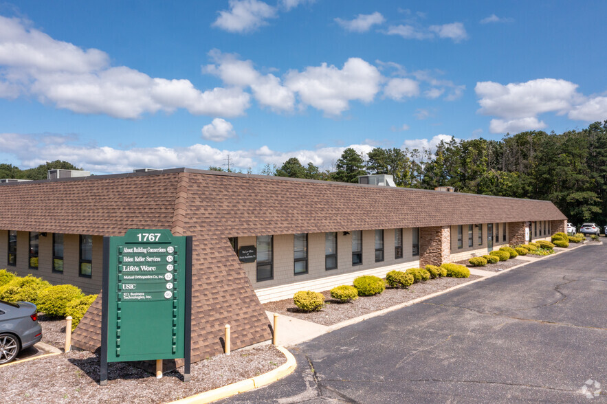 1767 Veterans Memorial Hwy, Islandia, NY for lease - Building Photo - Image 1 of 6