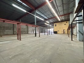 8k Warehouse + Optional 2,500 SF Land - Warehouse