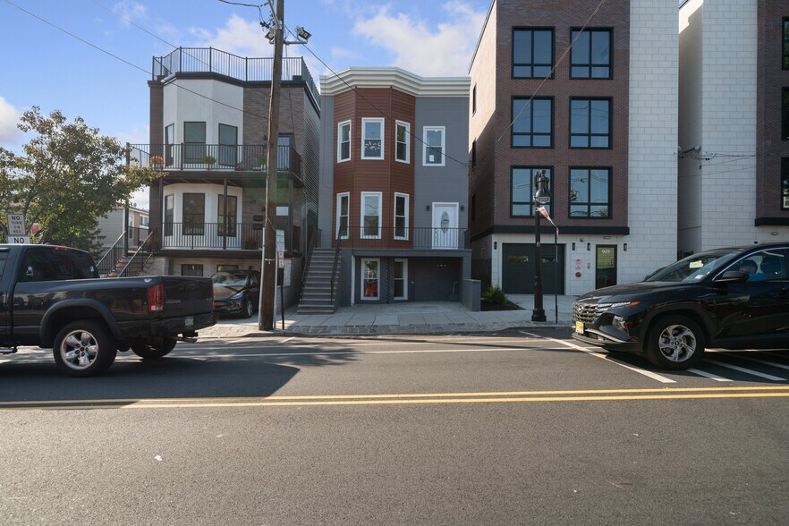 903 Palisade Ave, Union City, NJ 07087