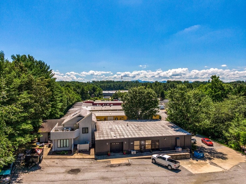 3865 Sweeten Creek Rd, Arden, NC for lease - Building Photo - Image 3 of 6