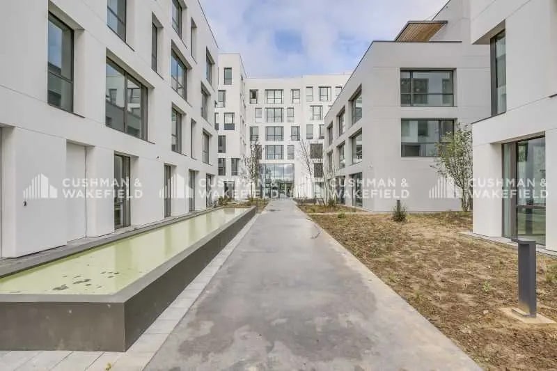 7 Rue Léonard De Vinci, Massy for lease - Building Photo - Image 2 of 20