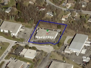 1121 Marlin Ct, Waukesha, WI - AERIAL  map view