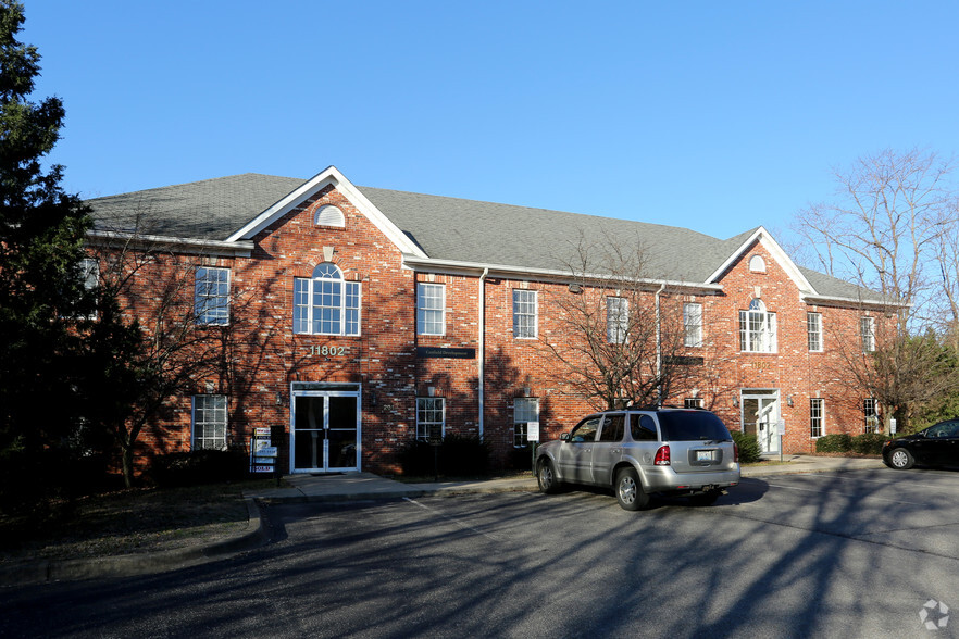 11800-11802 Brinley Ave, Louisville, KY for lease - Primary Photo - Image 1 of 3