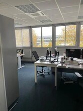 Flex in Trappes for lease Interior Photo- Image 1 of 7