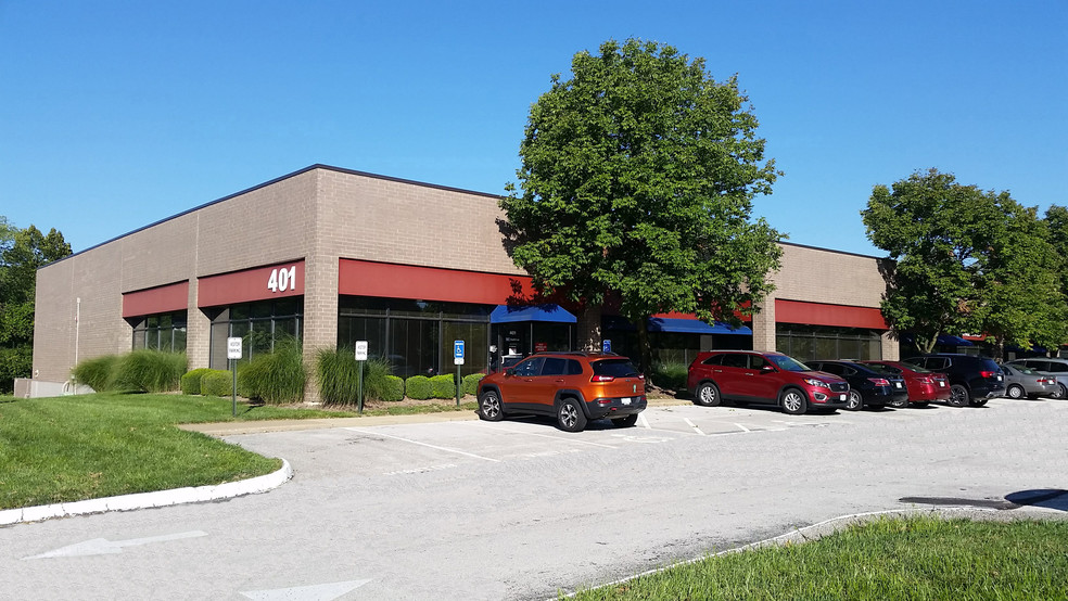 401-445 Sovereign Ct, Ballwin, MO for lease - Building Photo - Image 1 of 1