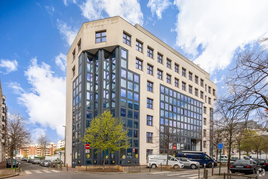 Office in 13 Rue Salomon De Rothschild, 92150 Suresnes, Suresnes for sale - Building Photo - Image 3 of 3