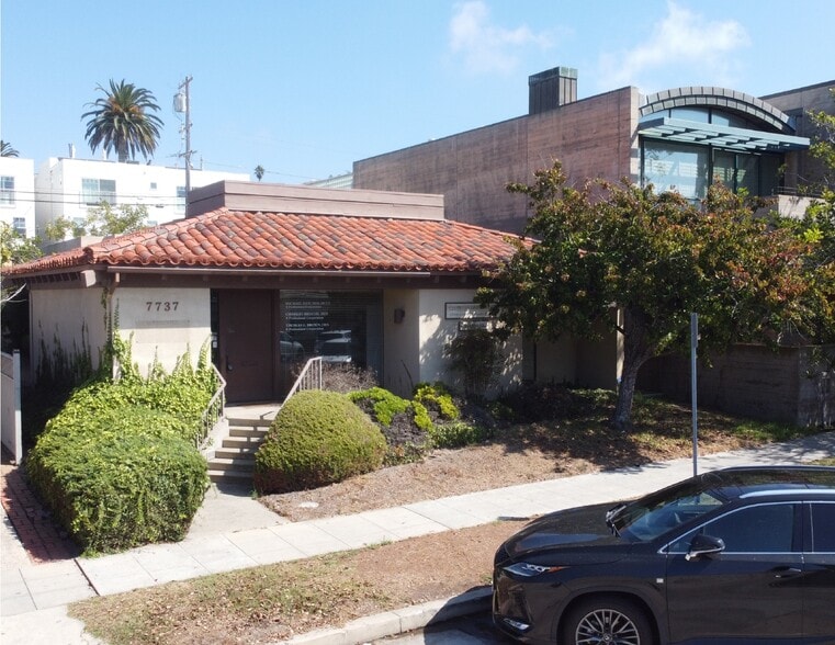 7737 Herschel Ave, La Jolla, CA for lease - Interior Photo - Image 1 of 4