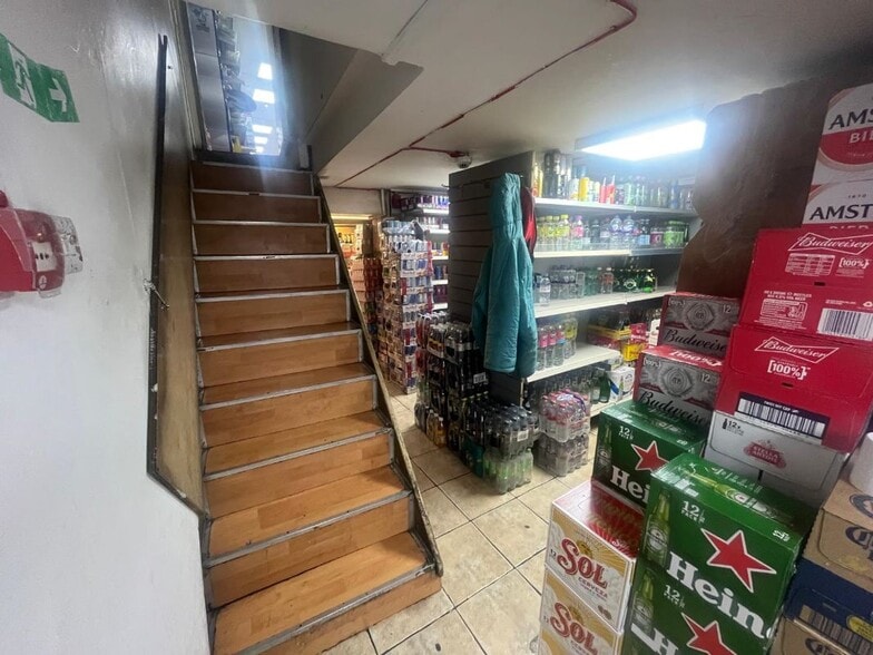 238 High Rd, London for sale - Interior Photo - Image 3 of 13