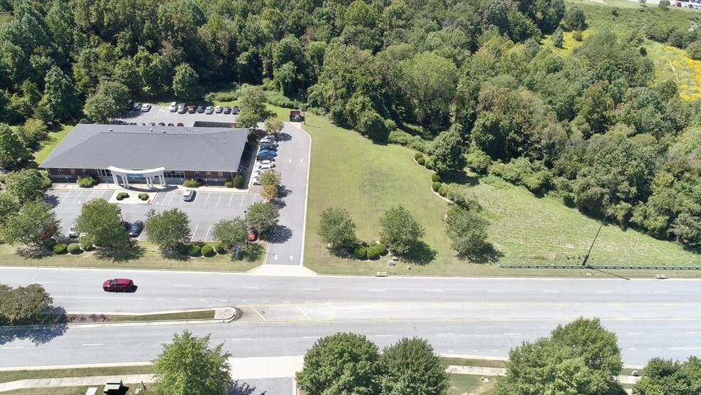 4480 Premier Dr, High Point, NC for sale - Aerial - Image 2 of 4