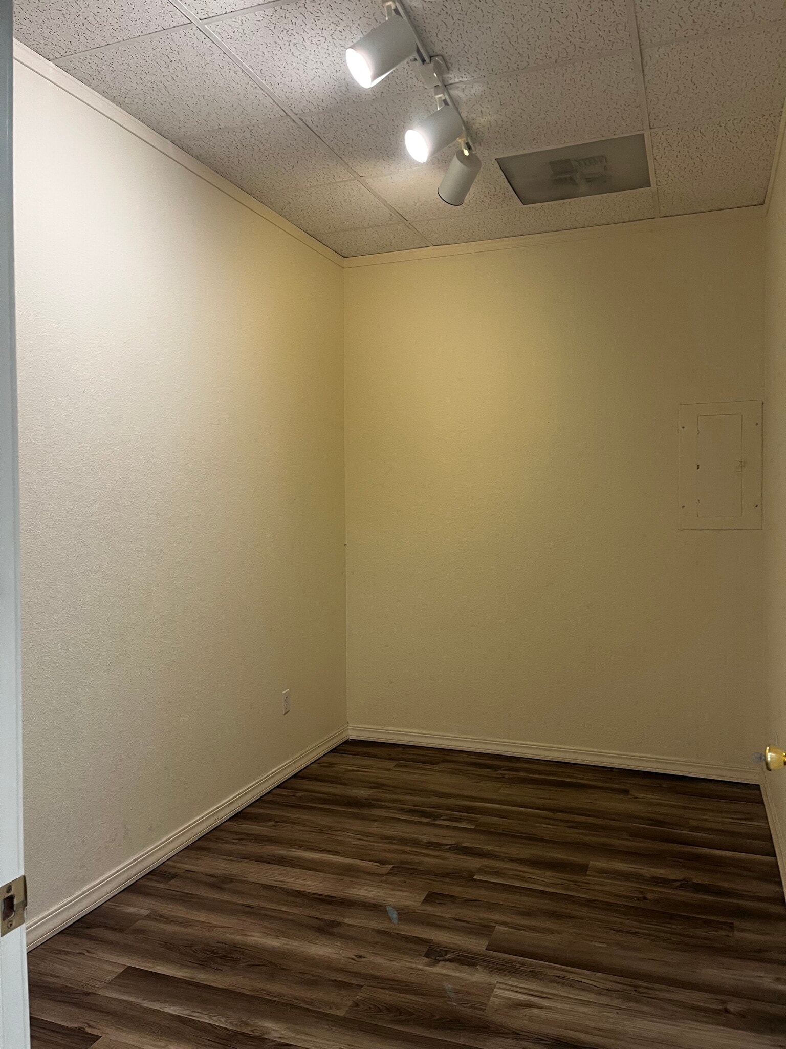 11815 NE Highway 99, Vancouver, WA for lease Building Photo- Image 1 of 7