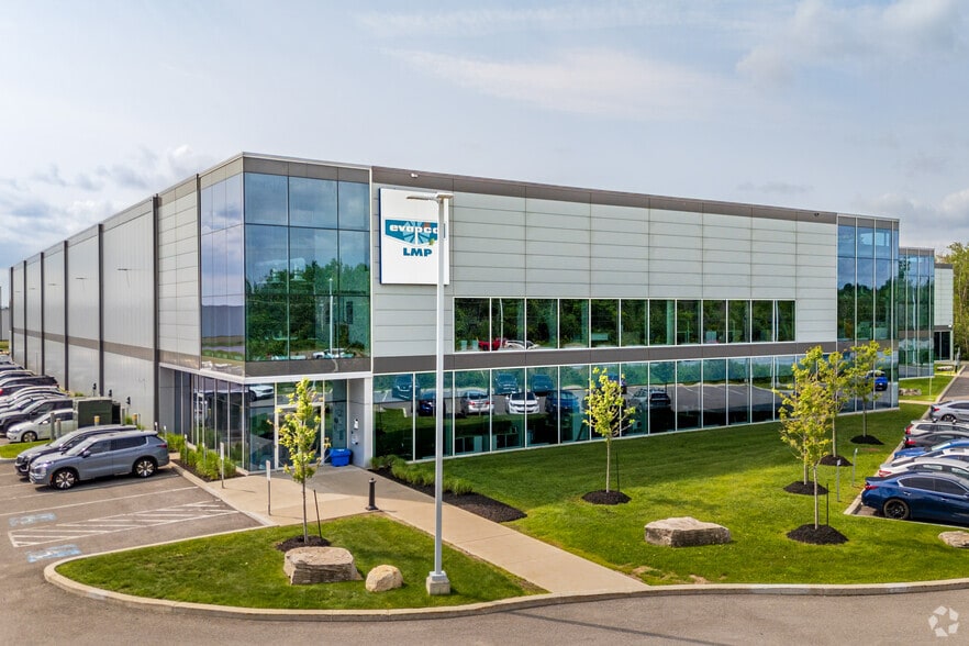 970-980 Pl Paul-Kane, Laval, QC for lease - Building Photo - Image 2 of 8