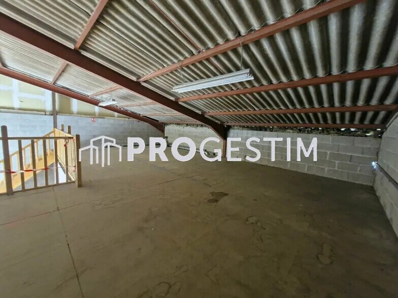 Flex in Chevigny-Saint-Sauveur for lease - Building Photo - Image 3 of 6