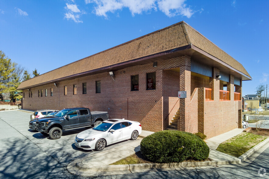 18200 Georgia Ave, Olney, MD for lease - Building Photo - Image 2 of 5