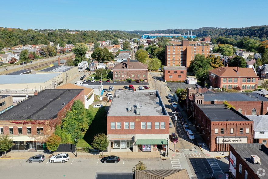 300 Corbet St, Tarentum, PA for lease - Aerial - Image 2 of 6