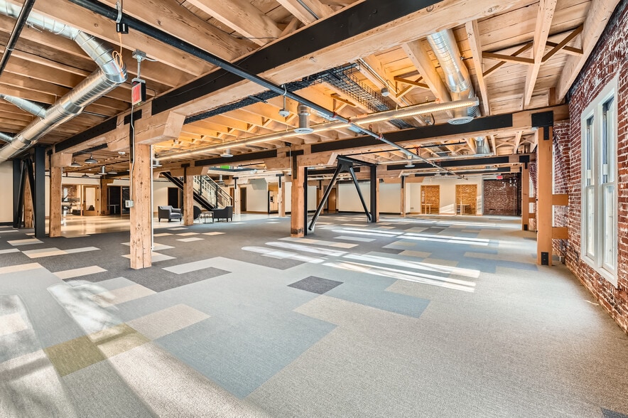 126 SW 2nd Ave, Portland, OR for lease - Interior Photo - Image 3 of 24