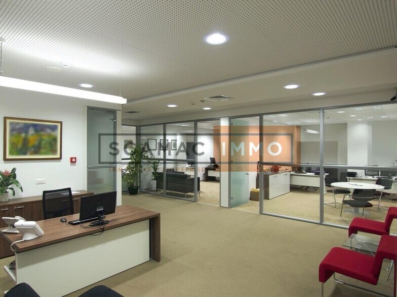 Office in Créteil for lease - Interior Photo - Image 2 of 4