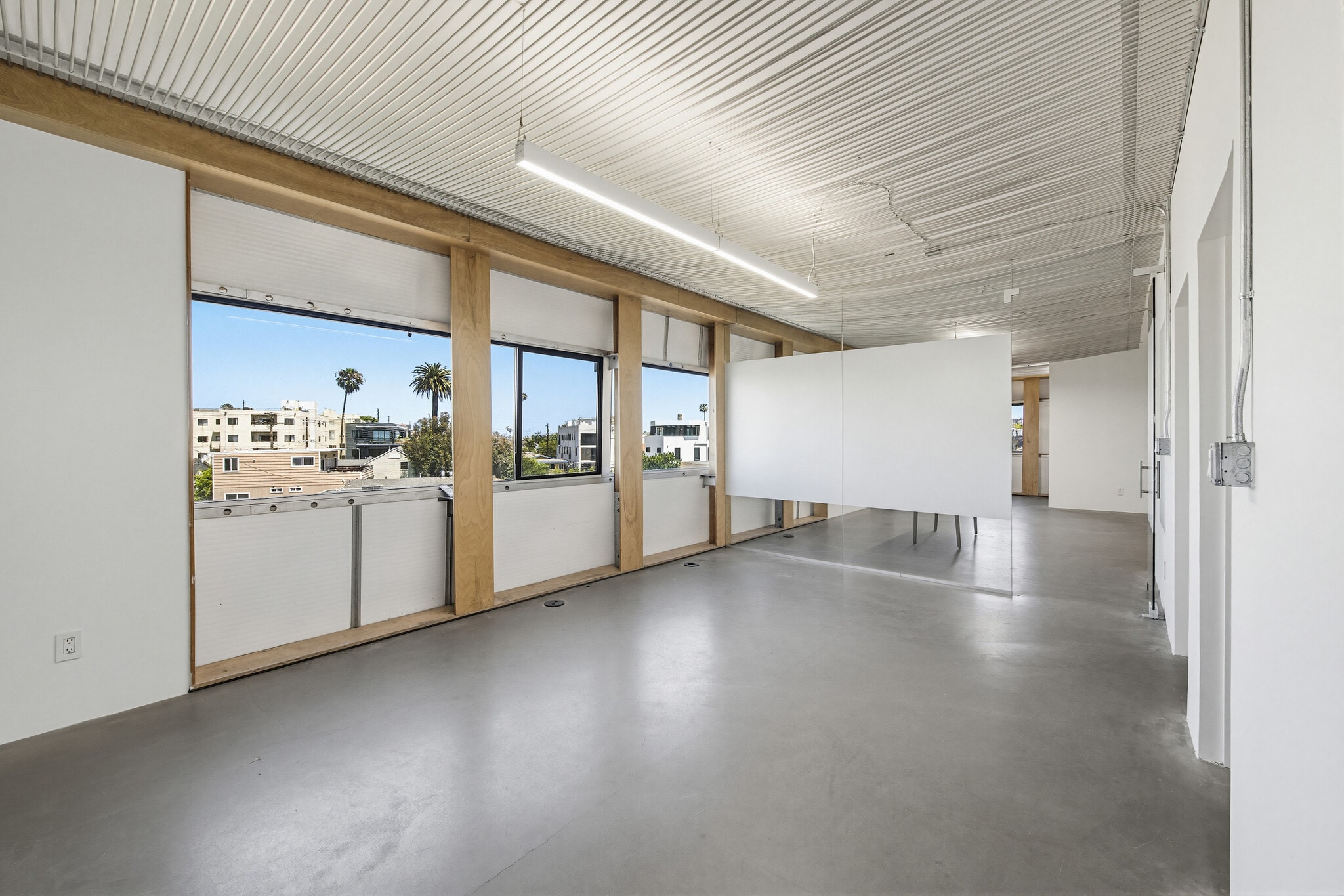 2434 Lincoln Blvd, Venice, CA for lease Interior Photo- Image 1 of 6