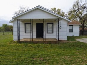 103 Cartwright Park Rd, Weatherford, TX for lease Building Photo- Image 1 of 13