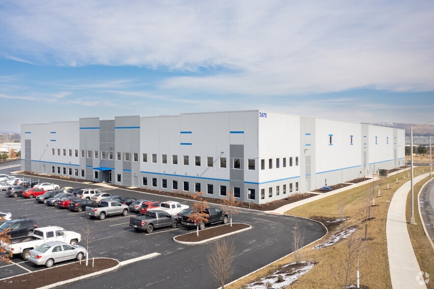 2675 Commerce Center Blvd, Bethlehem, PA for sale - Primary Photo - Image 1 of 1