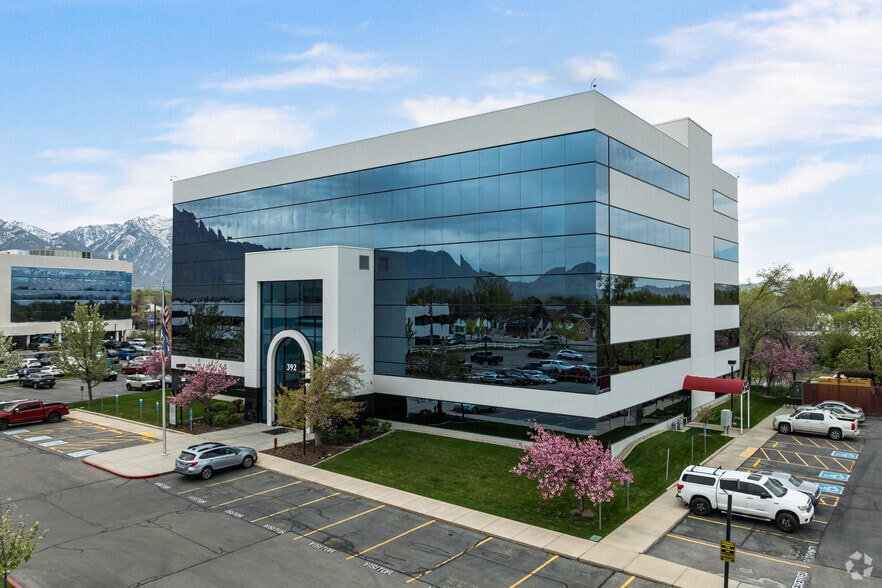 392 E Winchester St, Murray, UT for lease - Primary Photo - Image 1 of 16