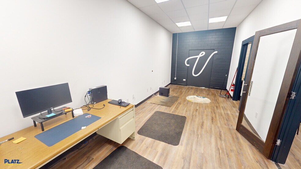 1586 Mahoning Ave, Youngstown, OH for lease - Building Photo - Image 2 of 12