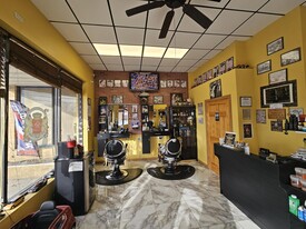 96-104 Mineola Ave, Roslyn Heights NY - Storefront Property