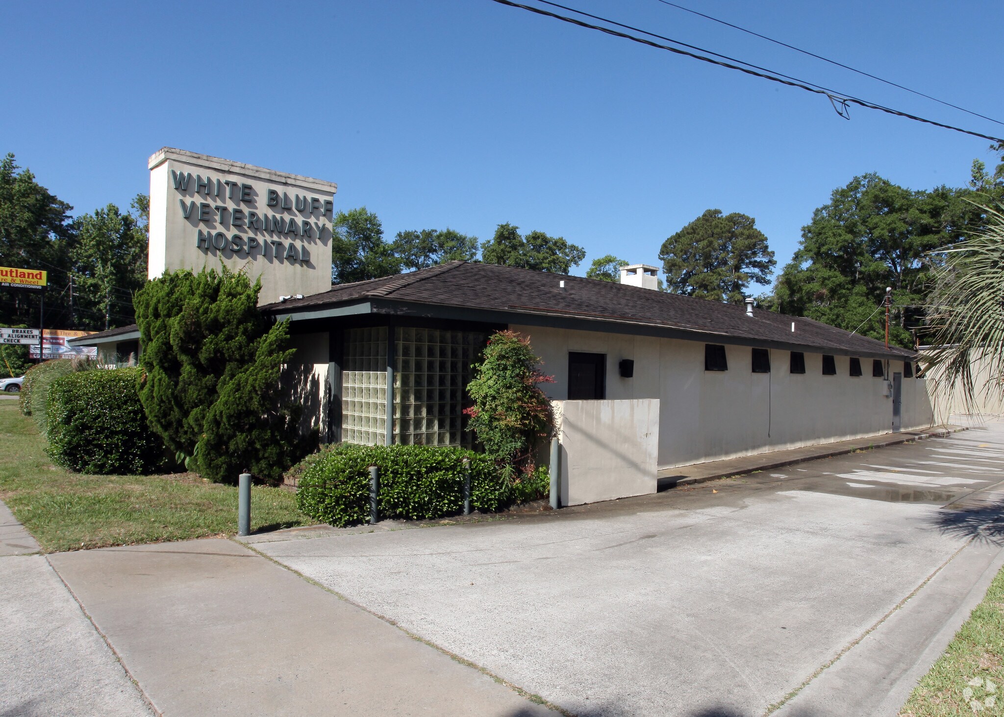5709 White Bluff Rd, Savannah, GA for sale Primary Photo- Image 1 of 1