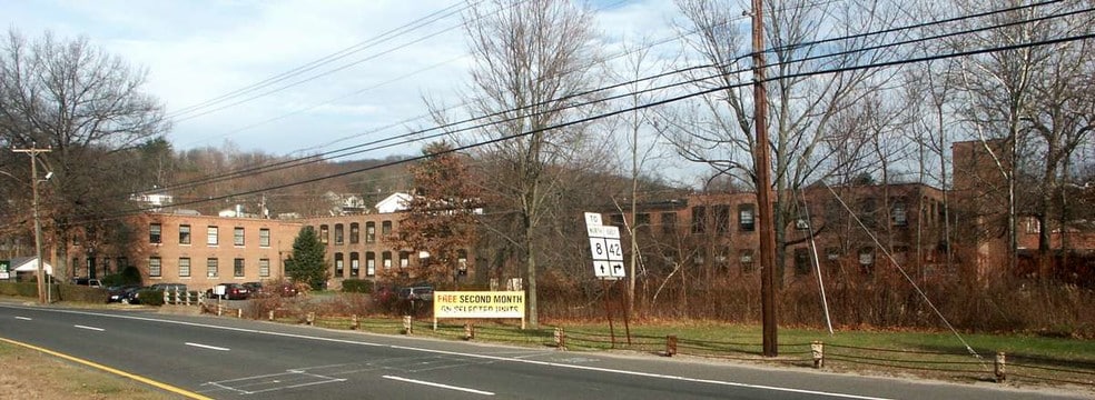 141 S Main St, Beacon Falls, CT for lease - Building Photo - Image 3 of 14
