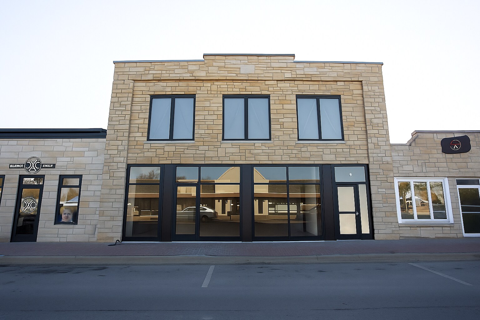 11109-11111 Johnson Dr, Shawnee, KS for lease Building Photo- Image 1 of 3