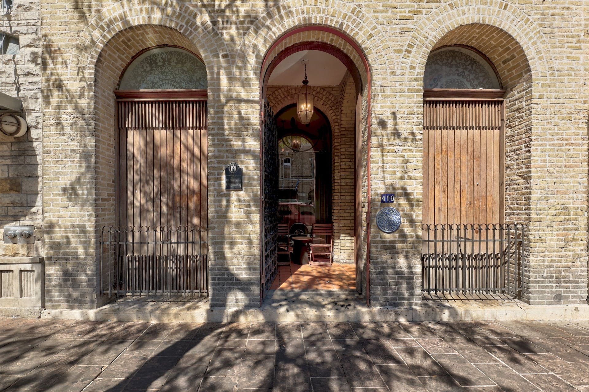 410 E 6th St, Austin, TX for lease Building Photo- Image 1 of 41