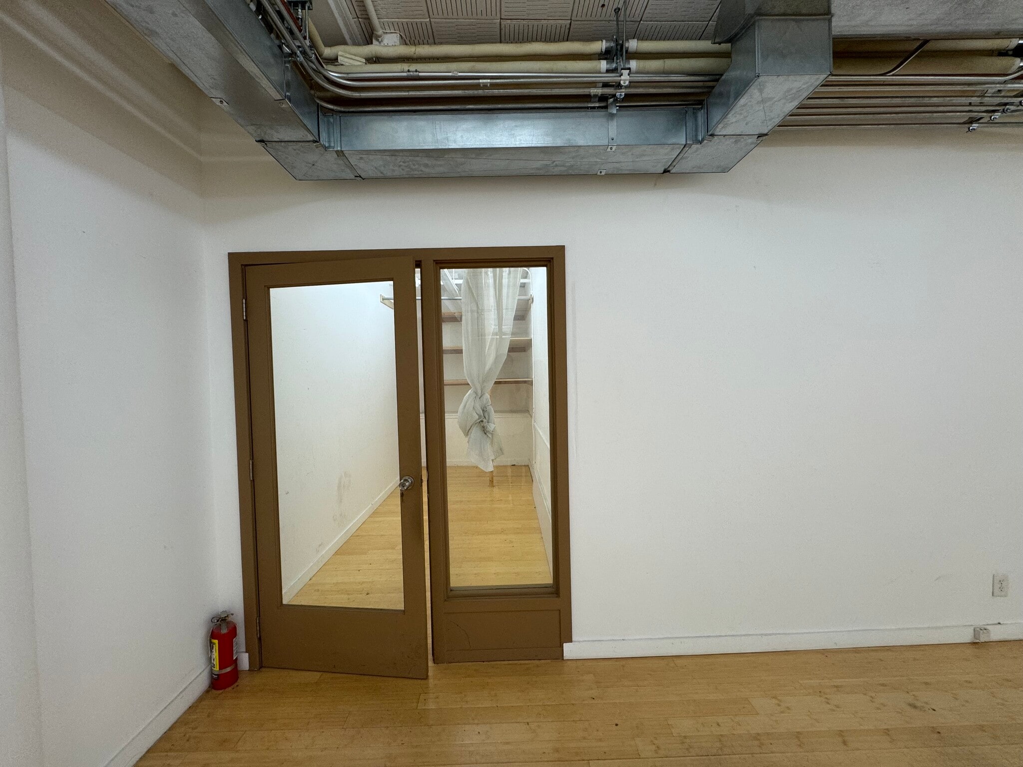 846-860 S Los Angeles St, Los Angeles, CA for lease Interior Photo- Image 1 of 3