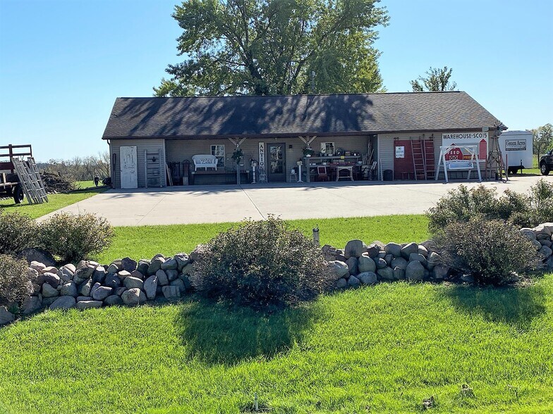 W2003 State Road 21, Berlin, WI for sale - Building Photo - Image 1 of 1
