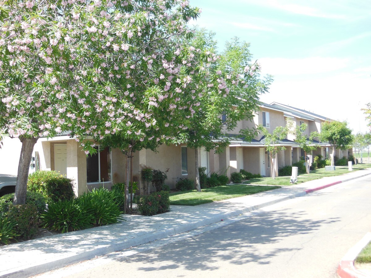 8541 Deep St, San Joaquin, CA 93660