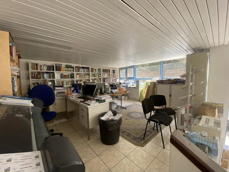 Office in Saint-Denis for sale - Building Photo - Image 3 of 9