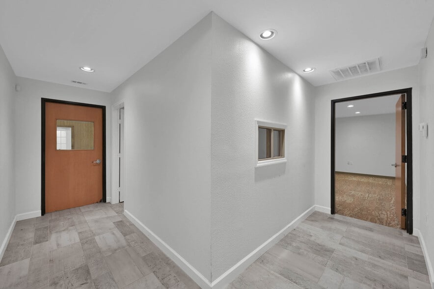 12001 Fm 3083 Rd, Conroe, TX for sale - Building Photo - Image 2 of 8