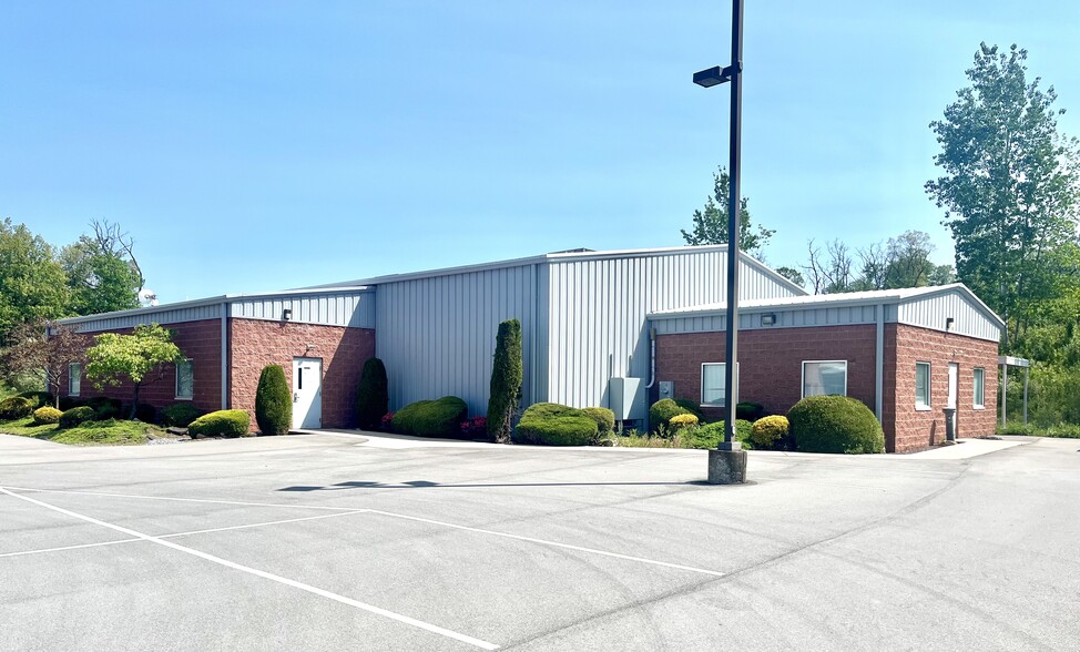 100 Choate Cir, Montoursville, PA for lease - Building Photo - Image 2 of 2