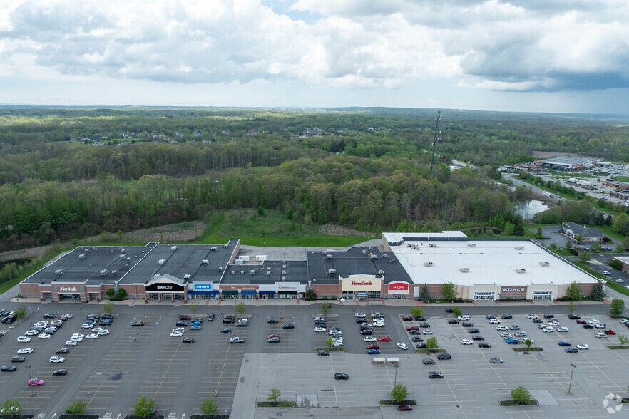 7055-7205 N Aurora Rd, Aurora, OH for lease - Building Photo - Image 2 of 5