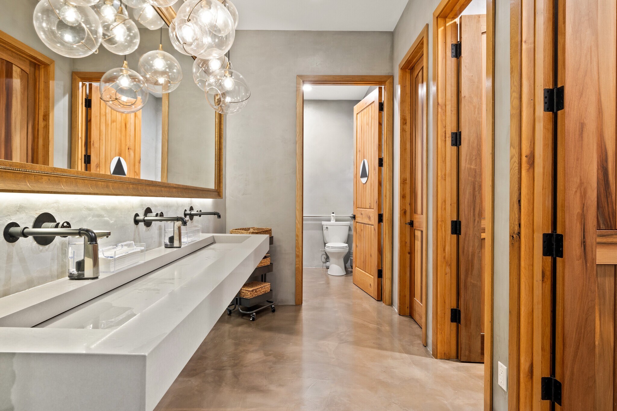 7207 Melrose Ave, Los Angeles, CA for lease Building Photo- Image 1 of 18