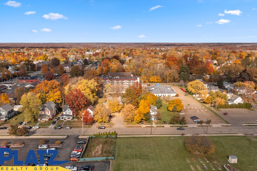 122 E College St, Alliance, OH for sale - Building Photo - Image 3 of 10