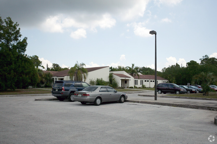 1201 102nd Ave N, Saint Petersburg, FL for lease - Building Photo - Image 2 of 15