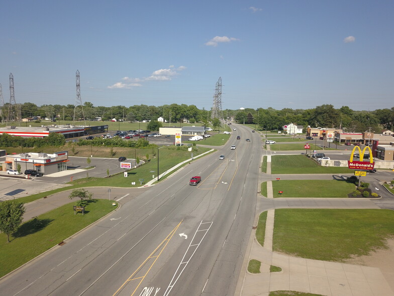 2826 Lincolnway E, Mishawaka, IN for lease - Building Photo - Image 1 of 7