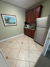 610-628 SE Central Pky, Stuart, FL for lease Interior Photo- Image 2 of 2