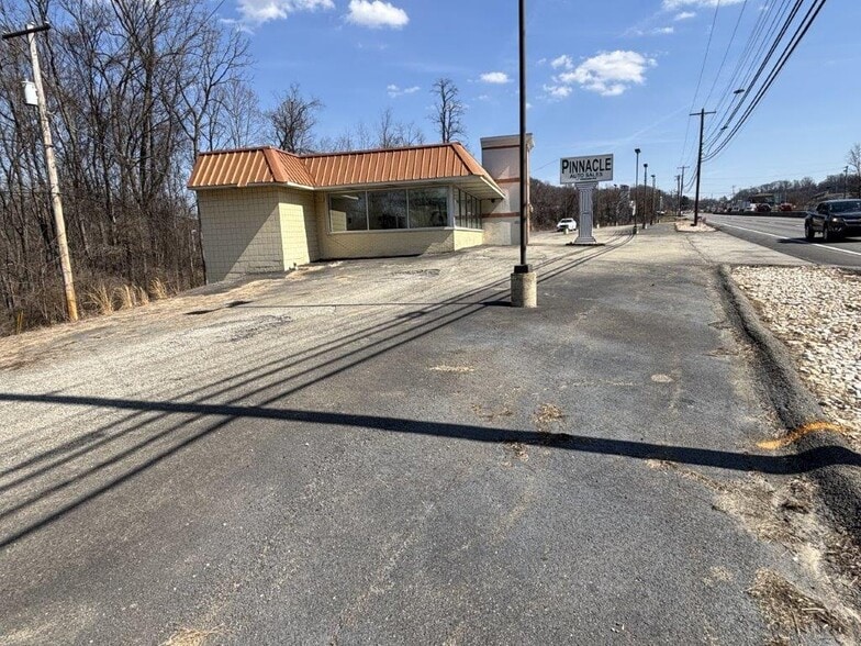 4988 Route 30, Greensburg, PA for lease - Building Photo - Image 2 of 7