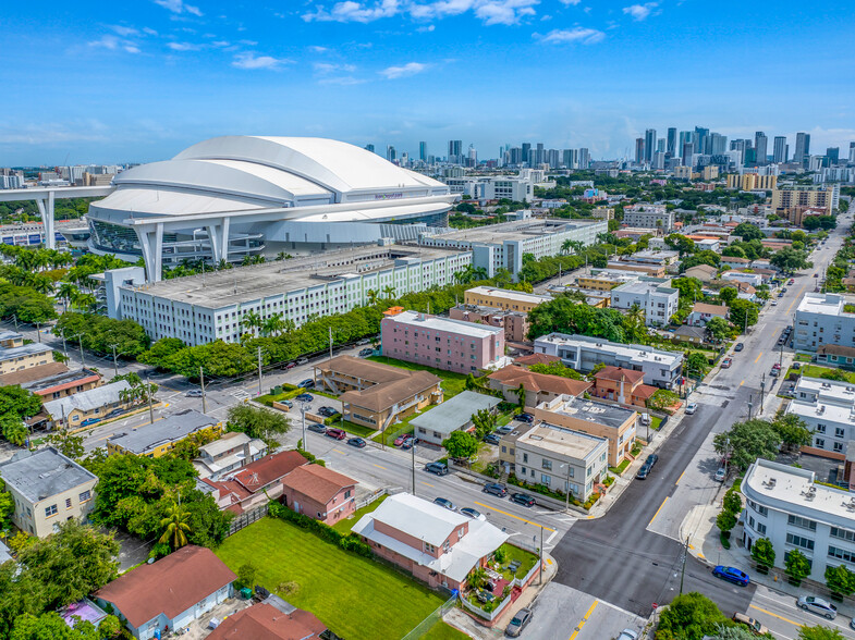 221 NW 16th Ave, Miami, FL for sale - Building Photo - Image 1 of 20