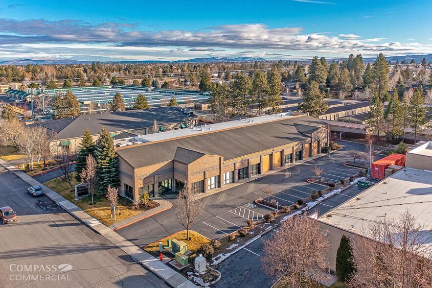 2491 NE Twin Knolls Dr, Bend, OR for lease - Building Photo - Image 1 of 20