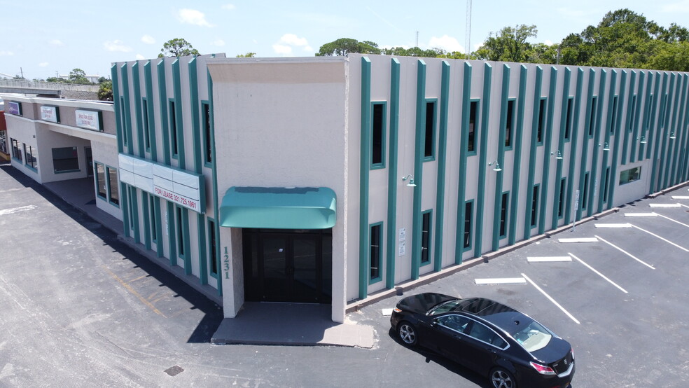 1225 Garden St, Titusville, FL for lease - Building Photo - Image 2 of 4