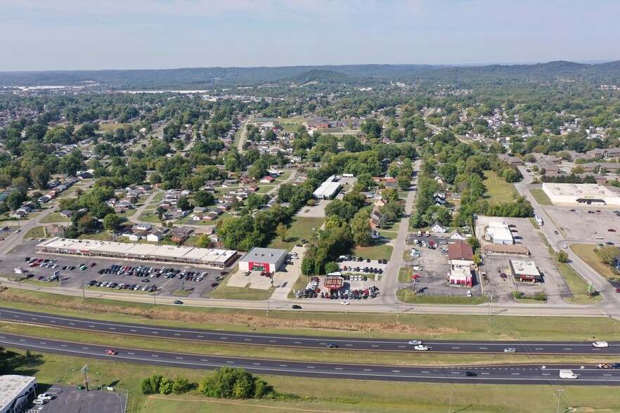 1753 Old Preston Hwy N, Louisville, KY for lease - Building Photo - Image 3 of 18
