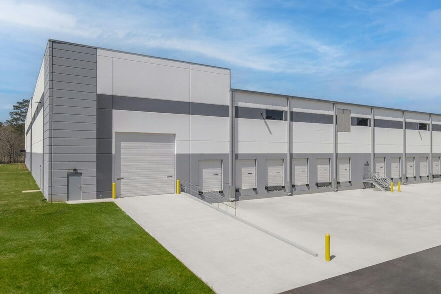 14138 Lake Forest Ct, Covington, GA for lease - Building Photo - Image 2 of 4