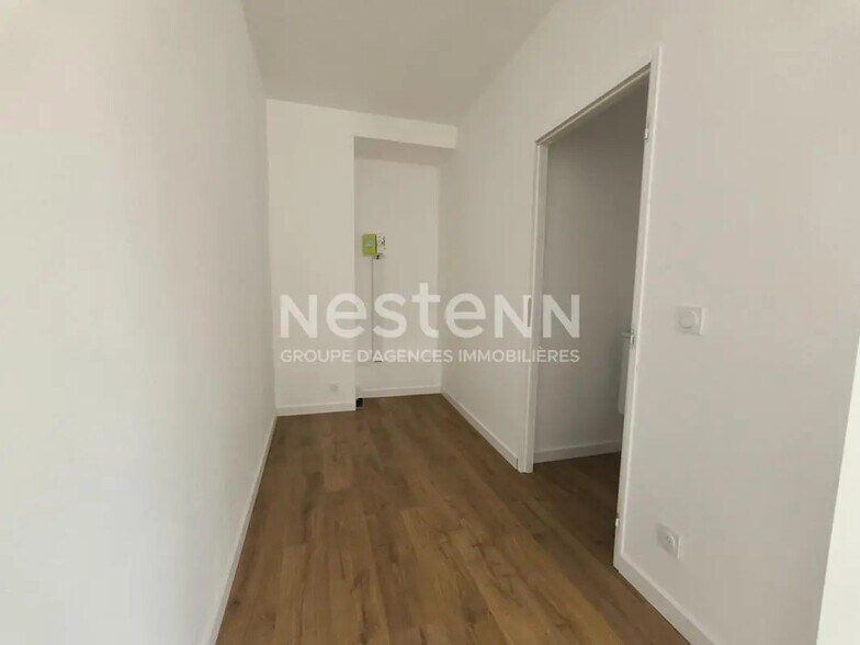 Retail in Elven for lease - Interior Photo - Image 3 of 4