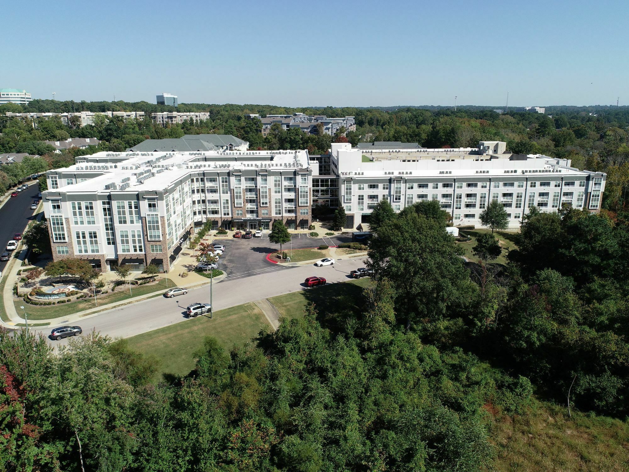 900 E Six Forks Rd, Raleigh, NC for lease Building Photo- Image 1 of 4